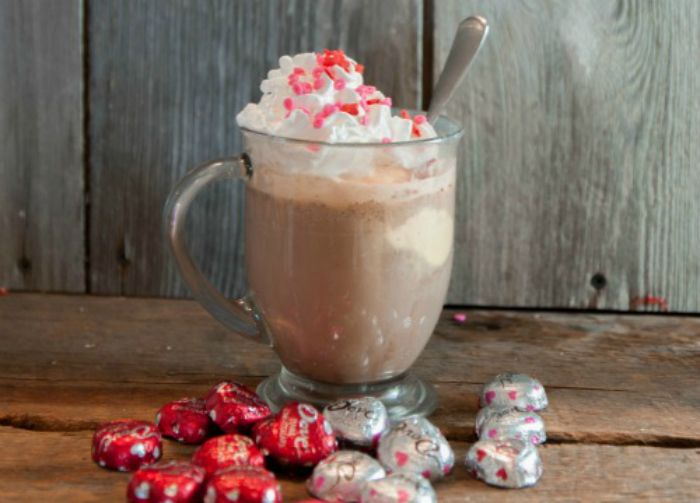 Sweet Valentine Dove Hot Chocolate from Farmwife Feeds is an easy wat to make your sweetheart feel special. #valentine #dove #chocolate
