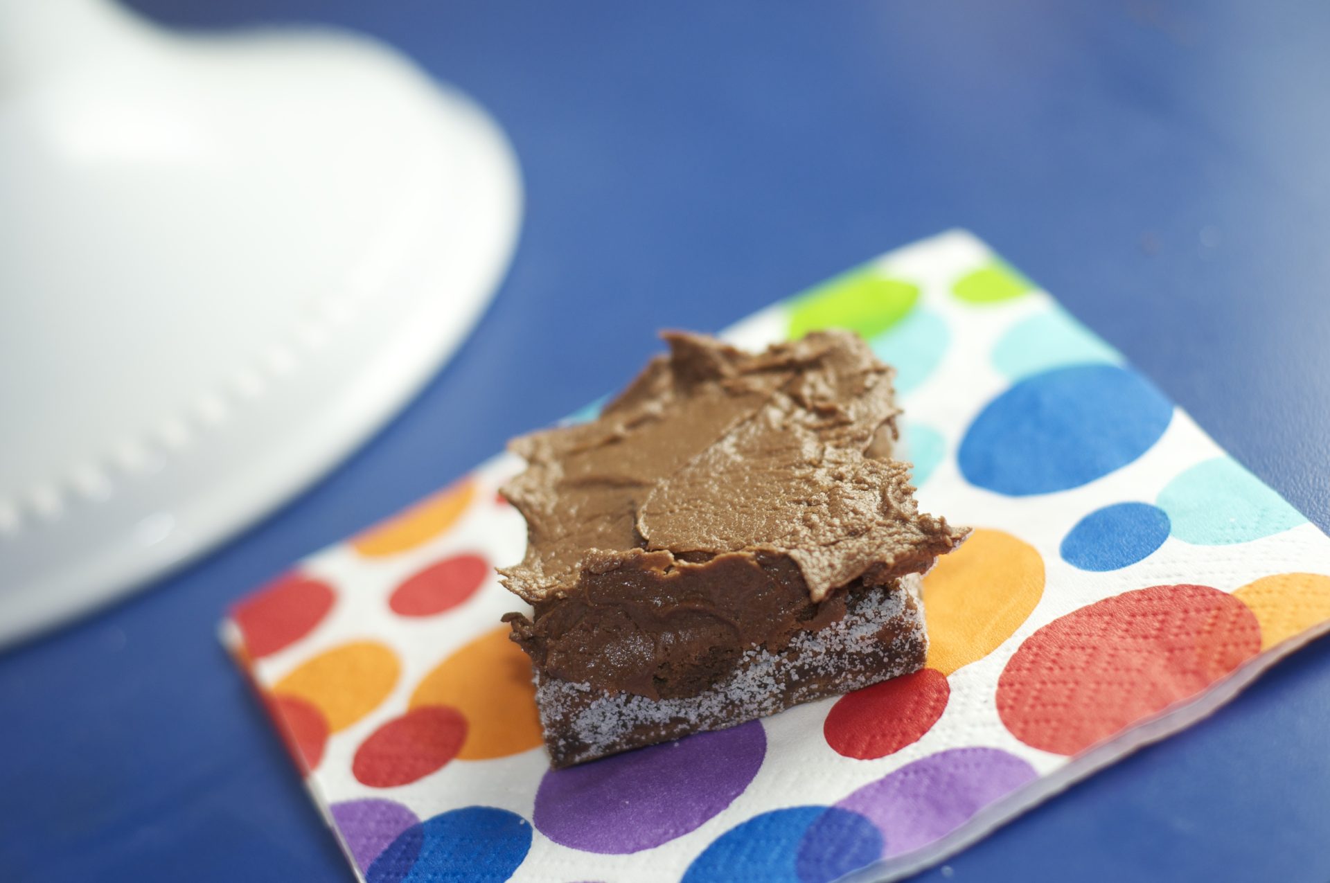 These bakery style brownies are the best homemade brownies you will ever make - Roselyn Bakery Brownies at your fingertips!