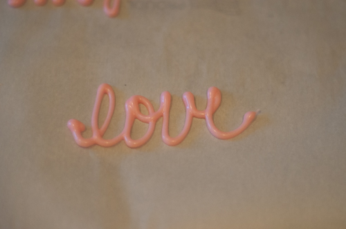 These Love Note Skillet cookies will make your sweetheart happy any time of the year, but are super easy and special on Valentine's Day!