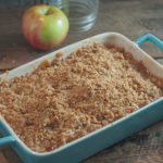 Apple Crisp from Farmwife Feeds, a warm delicious homemade apple dessert with a crisp oatmeal top and juicy soft baked apples. #recipe #applecrisp #apples #apple