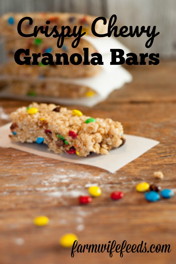 Crispy Chewy Granola Bars from Farmwife Feeds are a perfect combination of oats and Rice Krispies with just about any thing else you love added in. #granolabars #oats #recipe