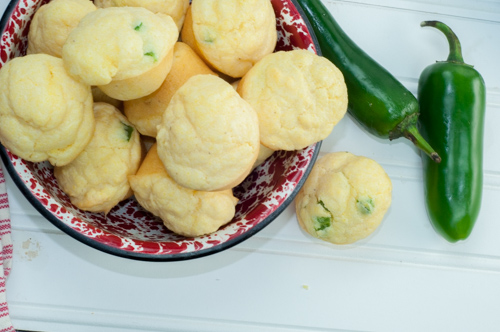 Jalapeno Corn Muffins from Farmwife Feeds, great bread option for almost any meal #recipes #muffins #cornmeal