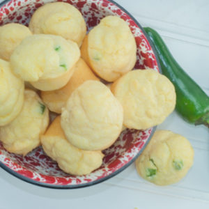 Jalapeno Corn Muffins from Farmwife Feeds, great bread option for almost any meal #recipes #muffins #cornmeal