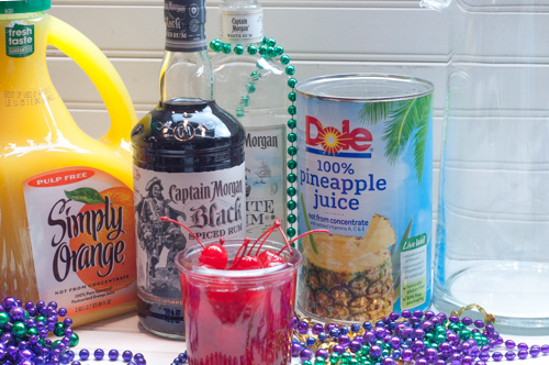 I'm a Yankee that loves a good southern cocktail - Farmwife Feeds version Hurricane Cocktail Yankee Style #recipe #cocktail #drinks