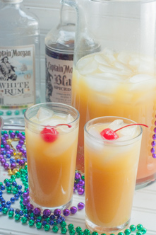 I'm a Yankee that loves a good southern cocktail - Farmwife Feeds version Hurricane Cocktail Yankee Style #recipe #cocktail #drinks