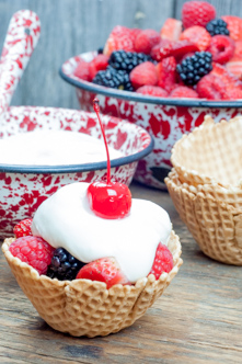 Marshmallow Dip Fruit Cup Sundaes from Farmwife Feeds made with marshmallow cream, cream cheese and fresh fruit in waffle cone bowls #sundae #sundaes #fruit #recipe