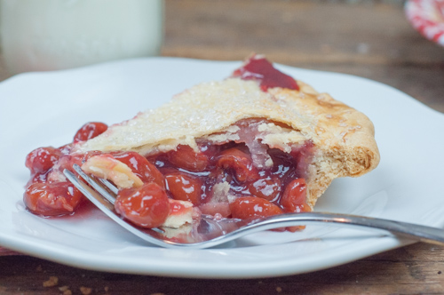 Homemade Cherry Pie, easy traditional recipe from Farmwife Feeds #pie #recipes #cherry