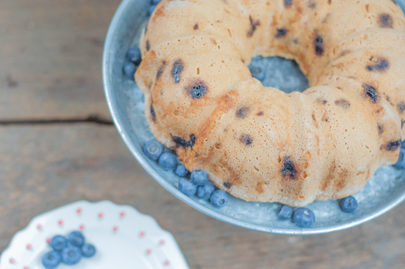 Fresh Blueberry Pound Cake simple recipe that will impress guests and family! Butter, Sugar, fresh fruit in cake form from Farmwife Feeds #recipe #blueberry #blueberries #cake #poundcake