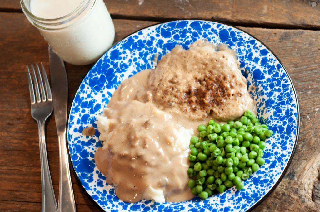 Beef Cubed Steak and Pan Gravy is a childhood favorite from Farmwife Feeds #beef #recipe #cubedsteak