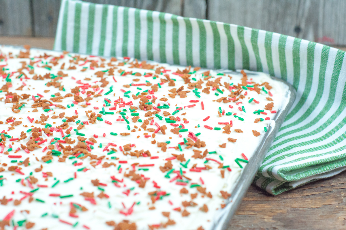 Gingerbread Bars with Cream Cheese Icing from Farmwife Feeds #gingerbread #recipe #creamcheese #christmas