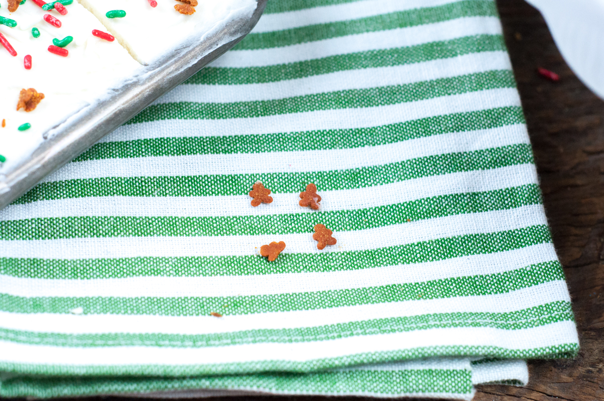 Gingerbread Bars with Cream Cheese Icing from Farmwife Feeds #gingerbread #recipe #creamcheese #christmas