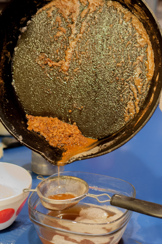 Fried Chicken and Skillet Gravy from Farmwife Feeds is just like Grandma's Sunday Dinner #recipe #castiron #chicken #friedchicken