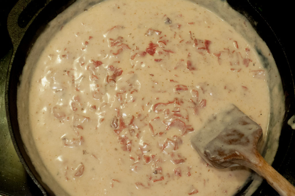Creamy Dried or Chipped Beef Gravy from Farmwife Feeds is a classic comfort food from my childhood #beef #gravy #recipe #castiron