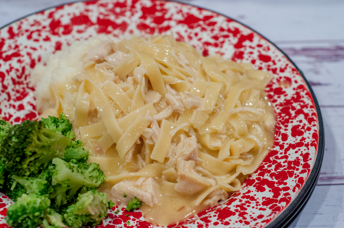 Instant Pot Chicken and Noodles from Farmwife Feeds, all the flavor of cooked all day richness in a lot less time. #chicken #recipe #instantpot #comfortfood