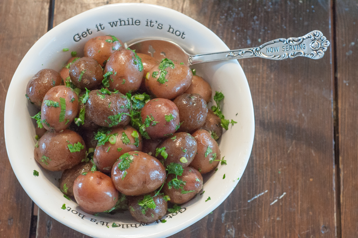 Crock Pot Buttered Parsley Potatoes are a super simple side dish recipe from Farmwife Feeds. #recipe #sidedish #crockpot #potatoes