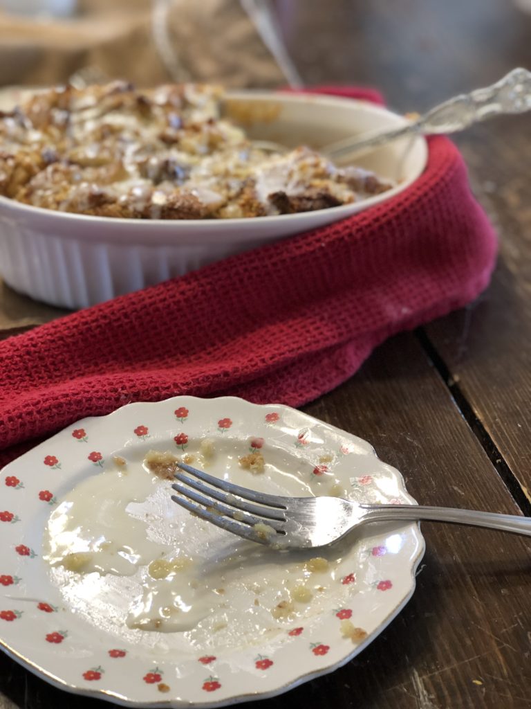 Cinnamon Roll Bread Pudding from Farmwife Feeds is a sweet breakfast treat, a delicious dessert served with ice cream or a great afternoon snack. #cinnamonrolls #recipe #dessert #breakfast #snack