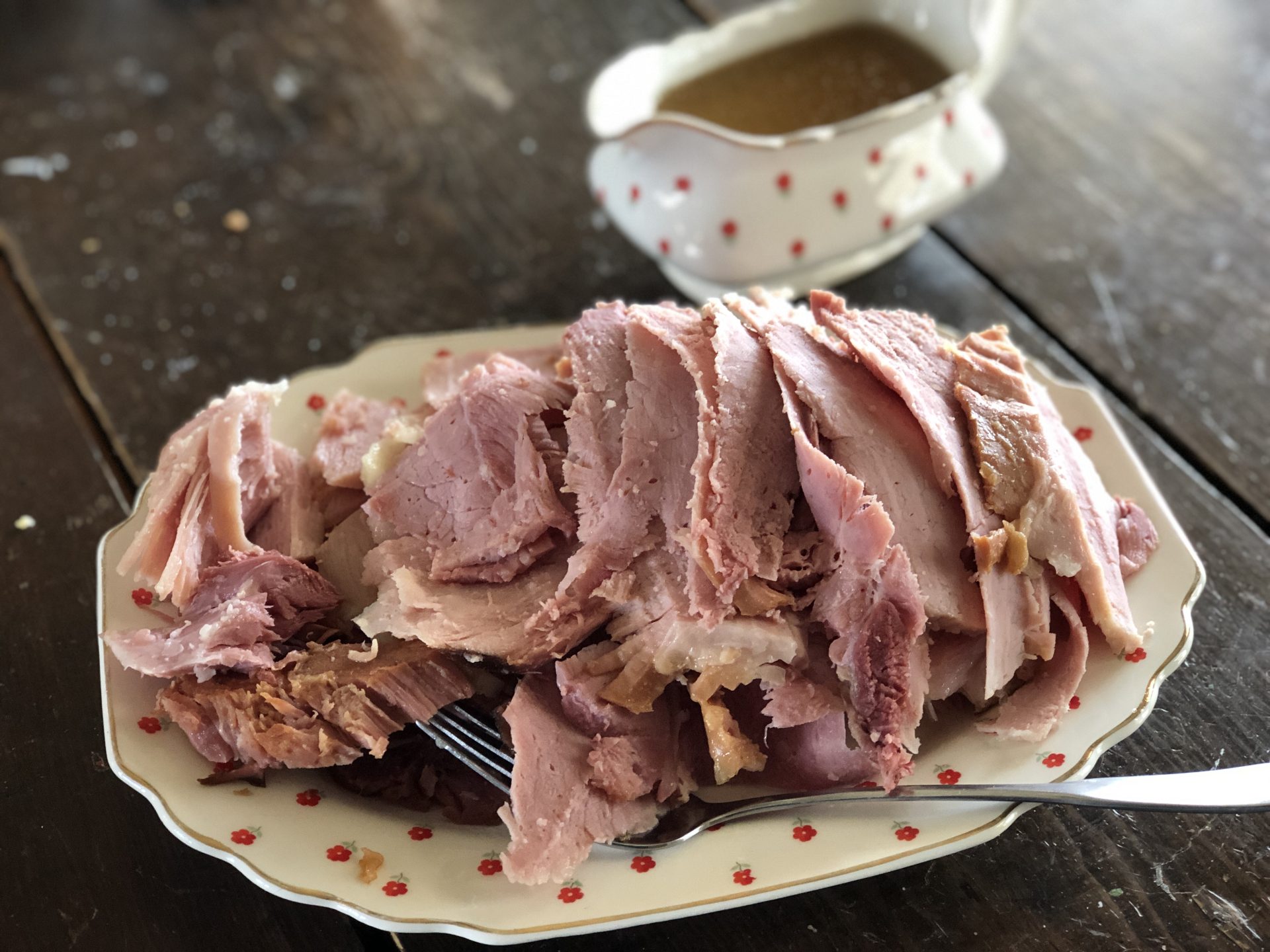 Crockpot Ham with Maple Gravy from Farmwife feeds, delicious moist ham everyone will love! #ham #pork #crockpot #slowcooker