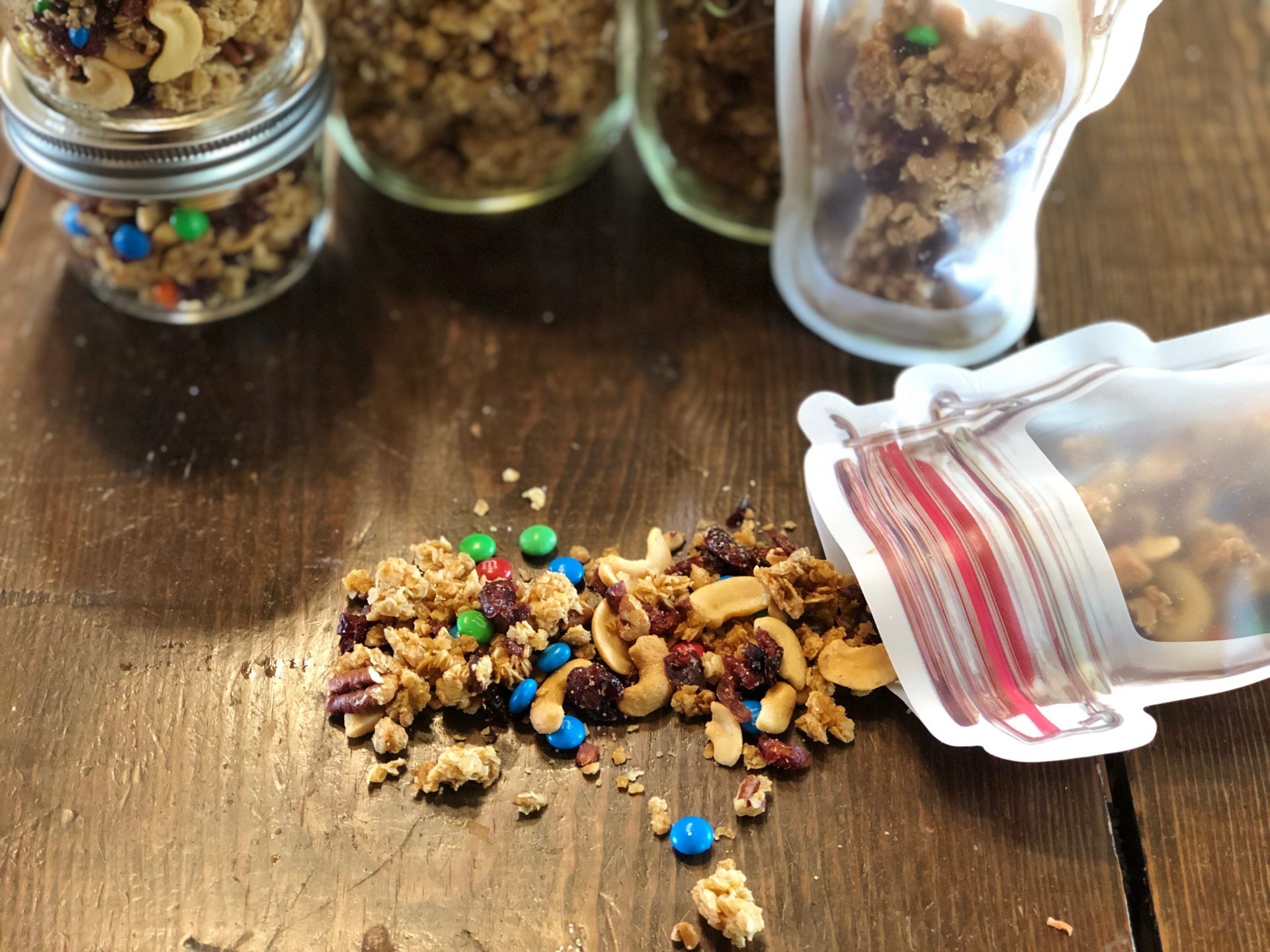 Crunchy Granola from Farmwife Feeds is an easy basic granola recipe that you can add your favorites to. #recipe #granola #oats