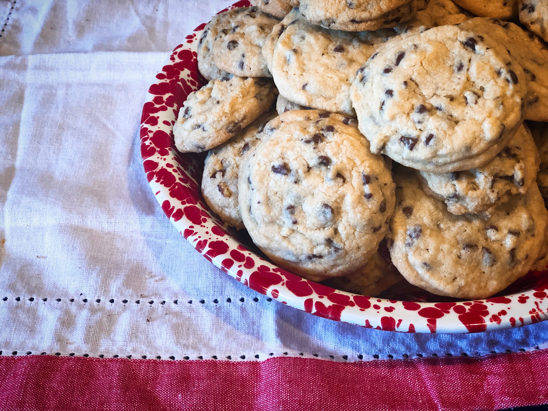 Chocolate Chip Cookies from Farmwife Feeds #chocolatechipcookies #cookies #recipe
