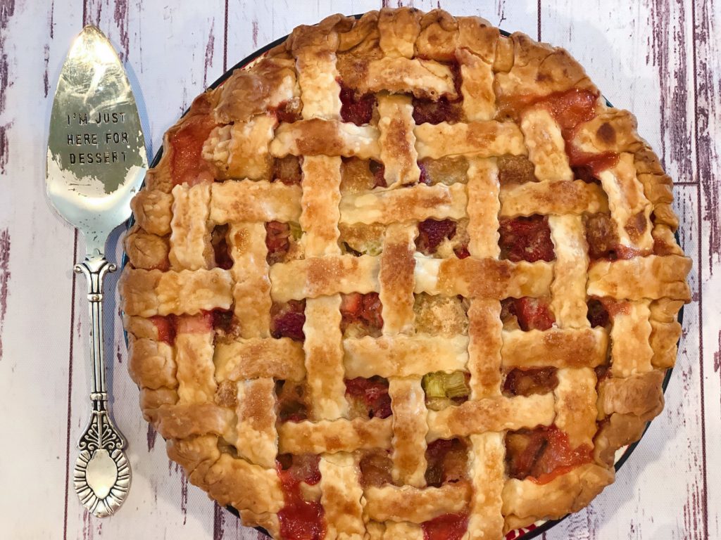 Strawberry Rhubarb Pie from Farmwife Feeds is a family recipe that is a county fair pie winner! #recipe #pie #rhubarb #strawberry