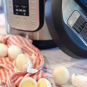 Instant Pot Hard Boiled Eggs from Farmwife Feeds are an easy sure fire way for easy to peel hard boiled eggs. #eggs #instantpot #recipe