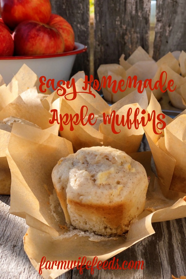 Easy Homemade Apple Muffins from Farmwife Feeds are a hearty muffin with lots of apple chunks, perfect for breakfast or snacks on the go. #apples #muffins #recipe