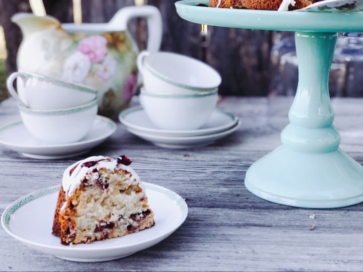 White Chocolate Cranberry Sour Cream Cake from Farmwife Feeds is a decadent treat for any occasion. #coffeecake #recipe #cake