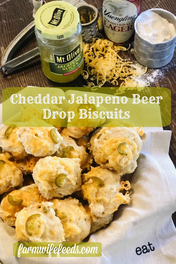 Cheddar Jalapeno Beer Drop Biscuits from Farmwife Feeds are a super simple 4 ingredient bread that works as an appetizer or quick bread for dinners. #dropbiscuits #bread #homemade