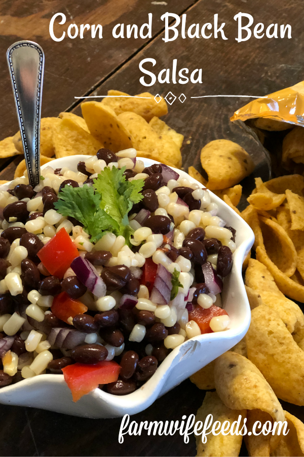 Corn and Black Bean Salsa from Farmwife Feeds is a great taste combination using shoe peg corn. #salsa #recipe #blackbeans #corn