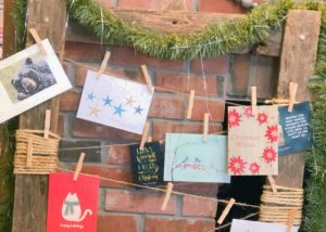 Easy DIY Christmas Card Display from Farmwife Feeds, an easy Christmas craft to display those cards from friends and family! #DIY #christmascraft #christmas