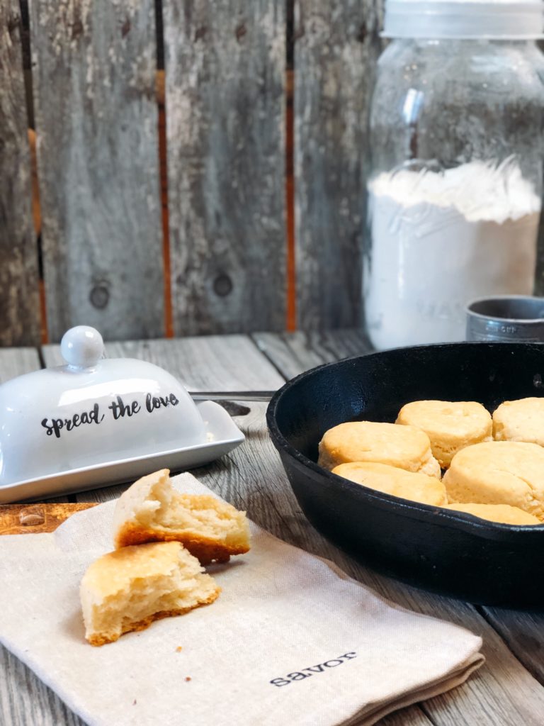 Homemade 2 Ingredient Buttermilk Biscuits from Farmwife Feeds are a quick easy way to whip biscuits up for breakfast, lunch or supper. #biscuits #buttermilk #recipe