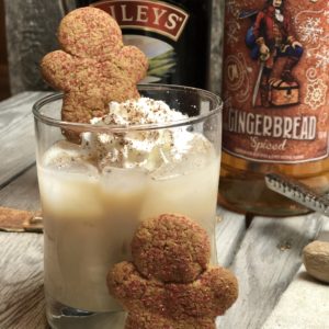 Gingerbread Baileys Holiday Cocktail from Farmwife Feeds is a festive seasonal cocktail made with Captain Morgans Gingerbread Rum! #cocktail #gingerbread #rum #baileys