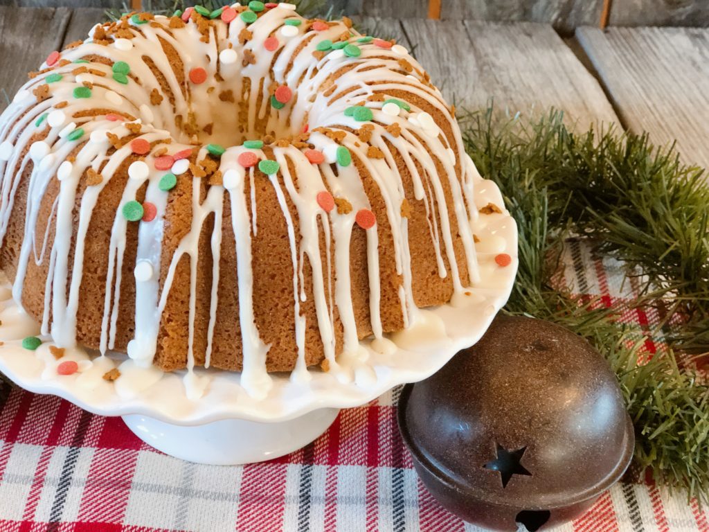 Gingerbread Rum Bundt Cake from Farmwife Feeds is a festive holiday dessert or breakfast that everyone will love. #cake #gingerbread #bundtcake #rum