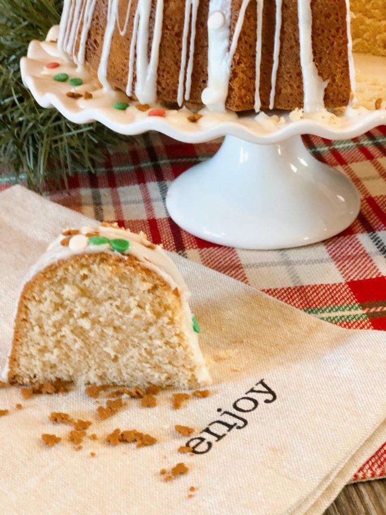 Gingerbread Rum Bundt Cake from Farmwife Feeds is a festive holiday dessert or breakfast that everyone will love. #cake #gingerbread #bundtcake #rum