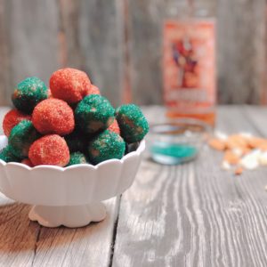 White Chocolate Gingerbread Rum Balls from Farmwife Feeds are a delicious super festive adult snack everyone will love. #rum #gingerbread #rumballs