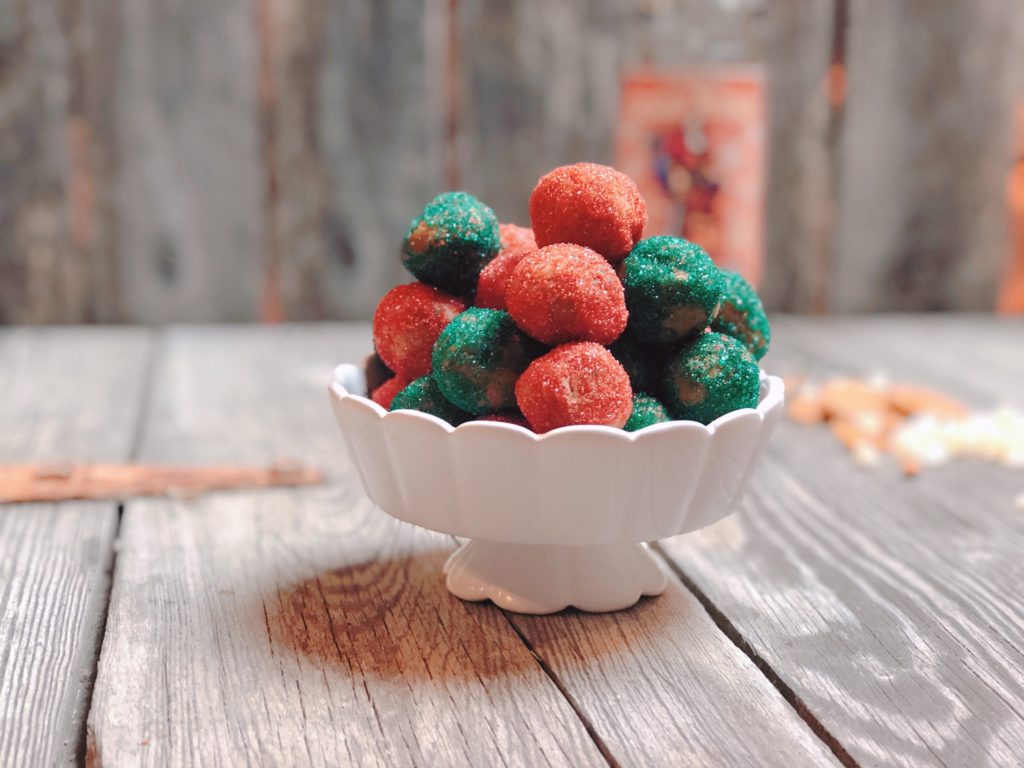 White Chocolate Gingerbread Rum Balls from Farmwife Feeds are a delicious super festive adult snack everyone will love. #rum #gingerbread #rumballs