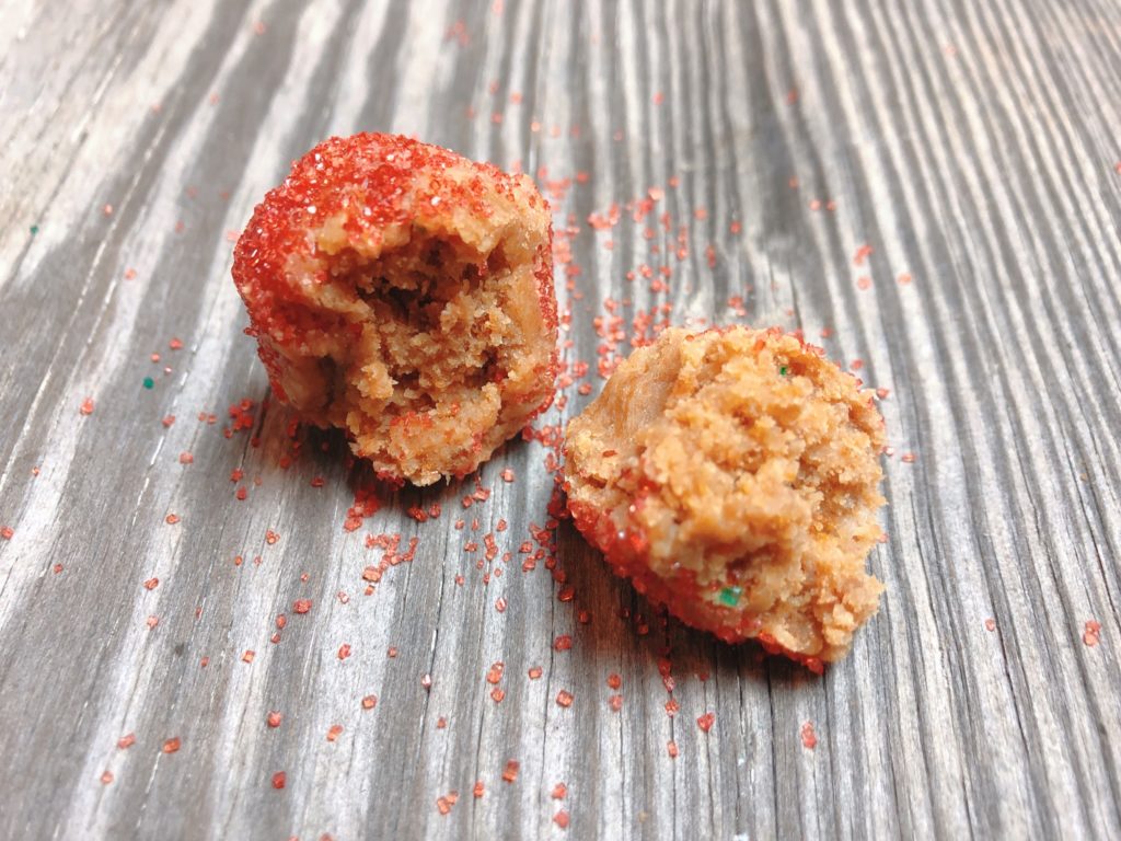 White Chocolate Gingerbread Rum Balls from Farmwife Feeds are a delicious super festive adult snack everyone will love. #rum #gingerbread #rumballs