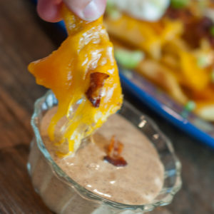 Spicy Ranch Fry Sauce from Farmwife Feeds is made with a few simple ingredients that even picky eaters will love. #sauce #ranch #frenchfries