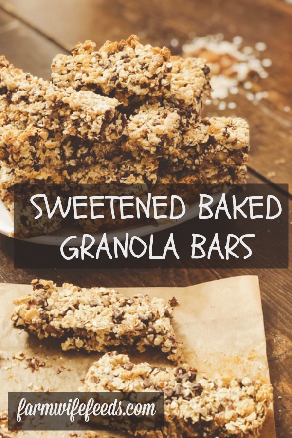 Sweetened Baked Granola Bars from Farmwife Feeds uses sweetened condensed milk hold these easy to make granola bars delicious. #granolabars #recipe #oats #snack