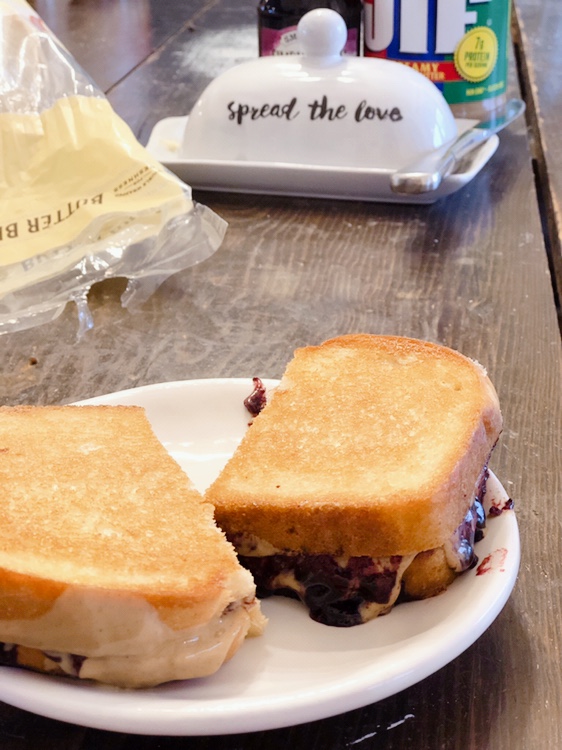 Grilled Peanut Butter and Jelly from Farmwife Feeds makes a great warm filling snack or a quick meal. #grilled #peanutbutter #sandwich #peanutbutterandjelly