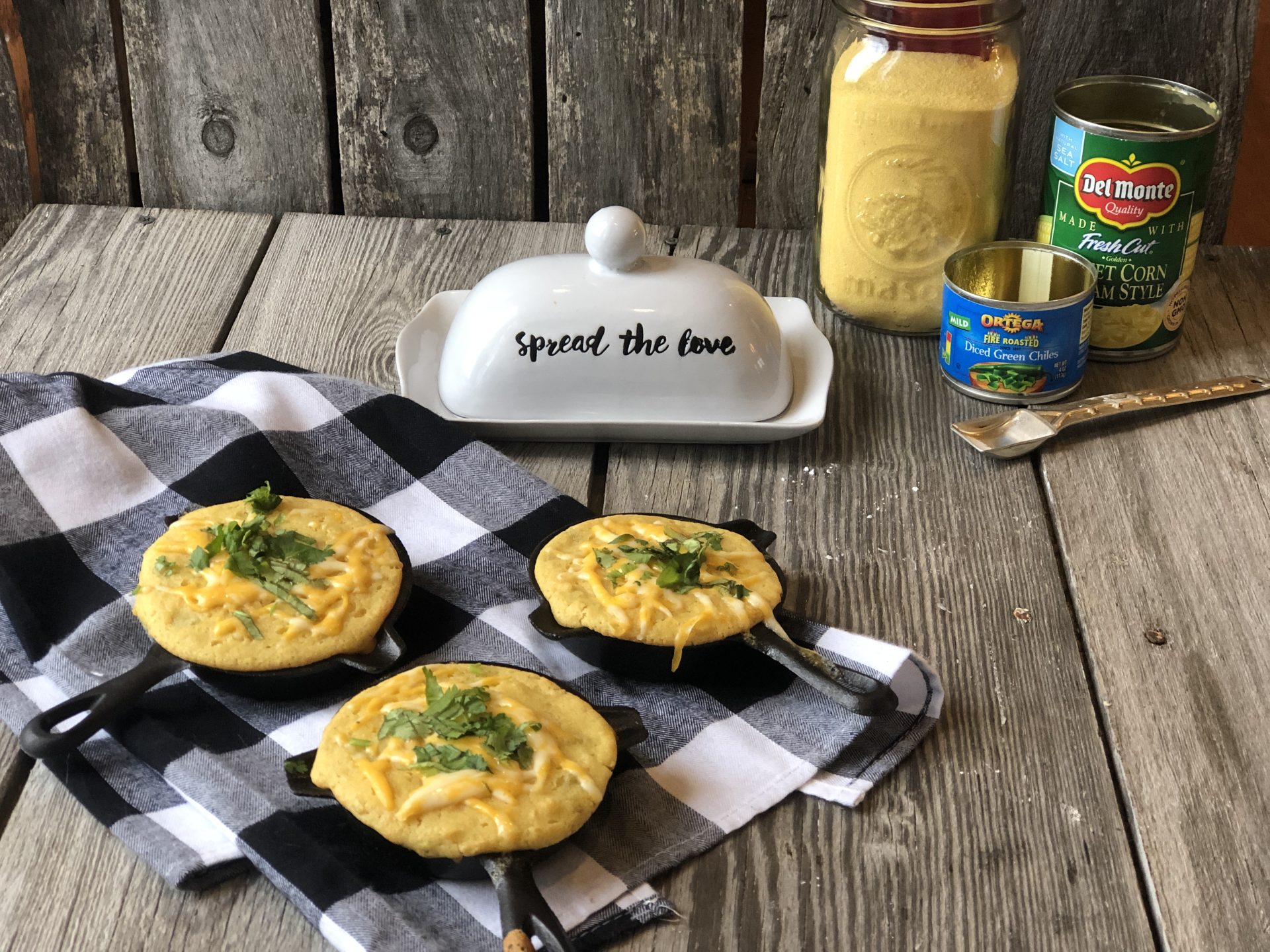 Easy Green Chili Cornbread from Farmwife Feeds is packed full of flavor, homemade but super easy and delicious! #cornbread #homemade #mexican