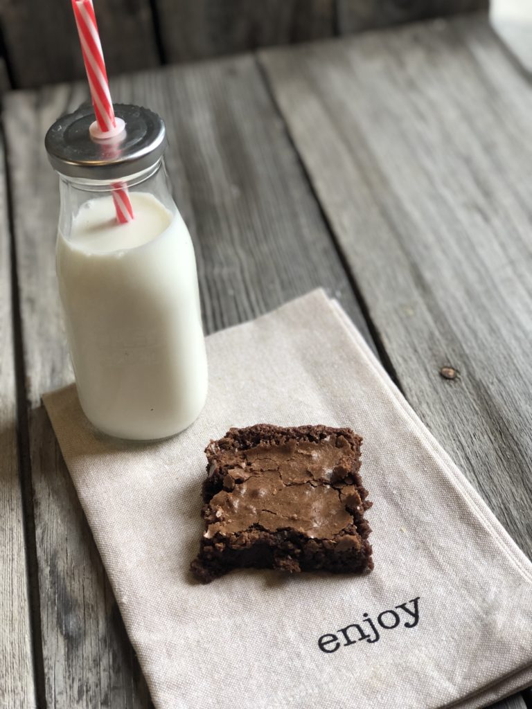 Gluten Free One Bowl Brownies from Farmwife Feeds are decadent rich brownies made with oat flour instead of wheat flour but you will never taste the difference! #glutenfree #brownies #onebowlbrownies #chocolate #recipe