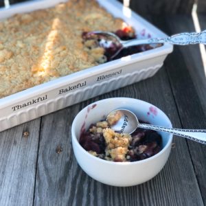 Blueberry Cream Cheese Crumble Cake from Farmwife Feeds is the simplest recipe for delicious homemade dessert. #blueberries #dessert #creamcheese #cakemix