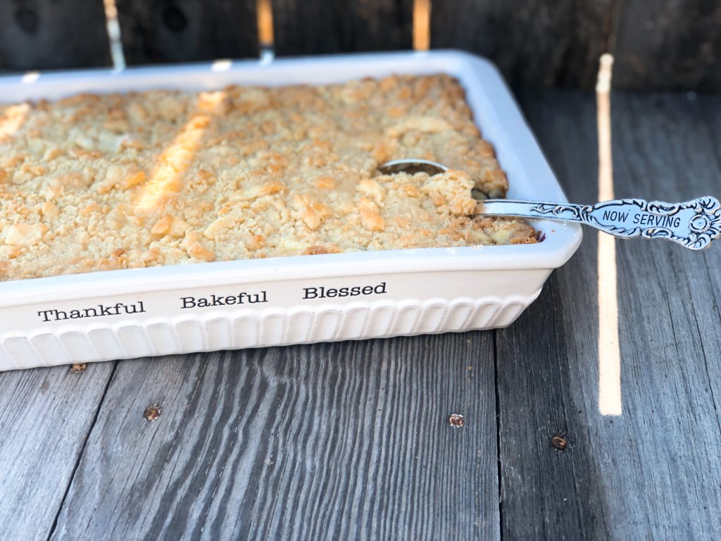 Blueberry Cream Cheese Crumble Cake from Farmwife Feeds is the simplest recipe for delicious homemade dessert. #blueberries #dessert #creamcheese #cakemix