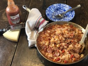 Sausage and Shrimp Red Rice from Farmwife Feeds is an easy southern dish that makes meal time easy. #sausage #rice #shrimp