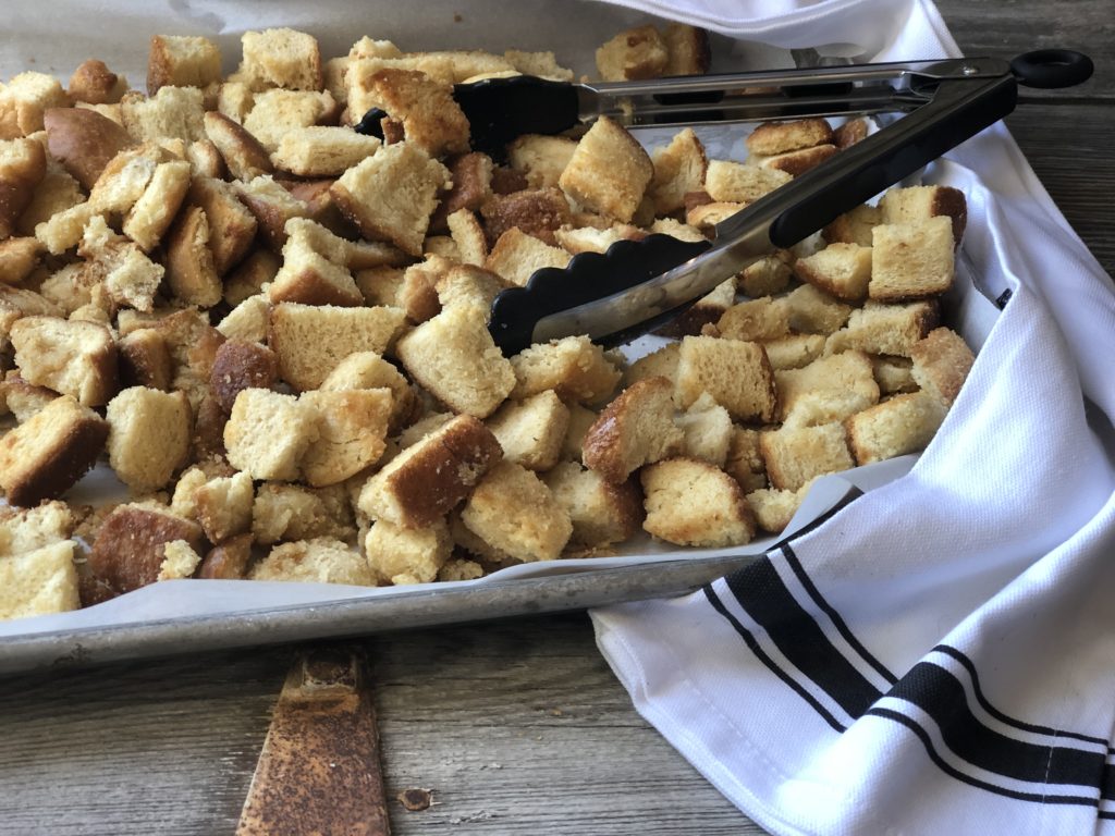 Homemade Croutons from Farmwife Feeds are a great way to use up stale bread or the save all the heels, super easy and delicious. #bread #homemade #croutons #salad
