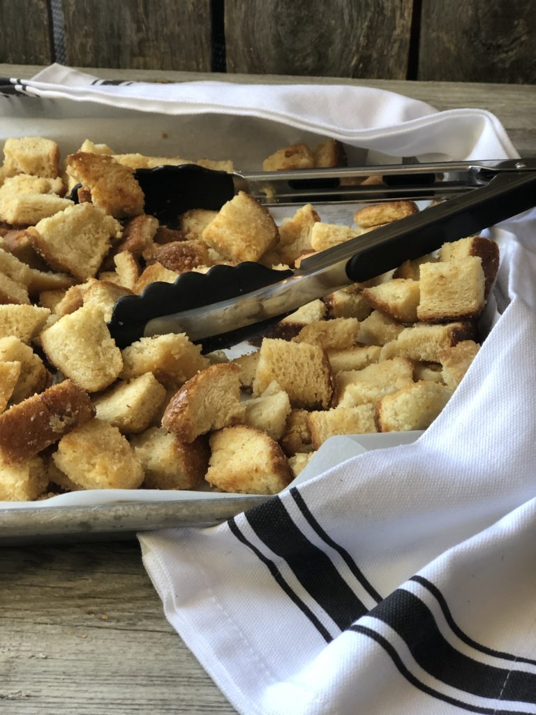 Homemade Croutons from Farmwife Feeds are a great way to use up stale bread or the save all the heels, super easy and delicious. #bread #homemade #croutons #salad