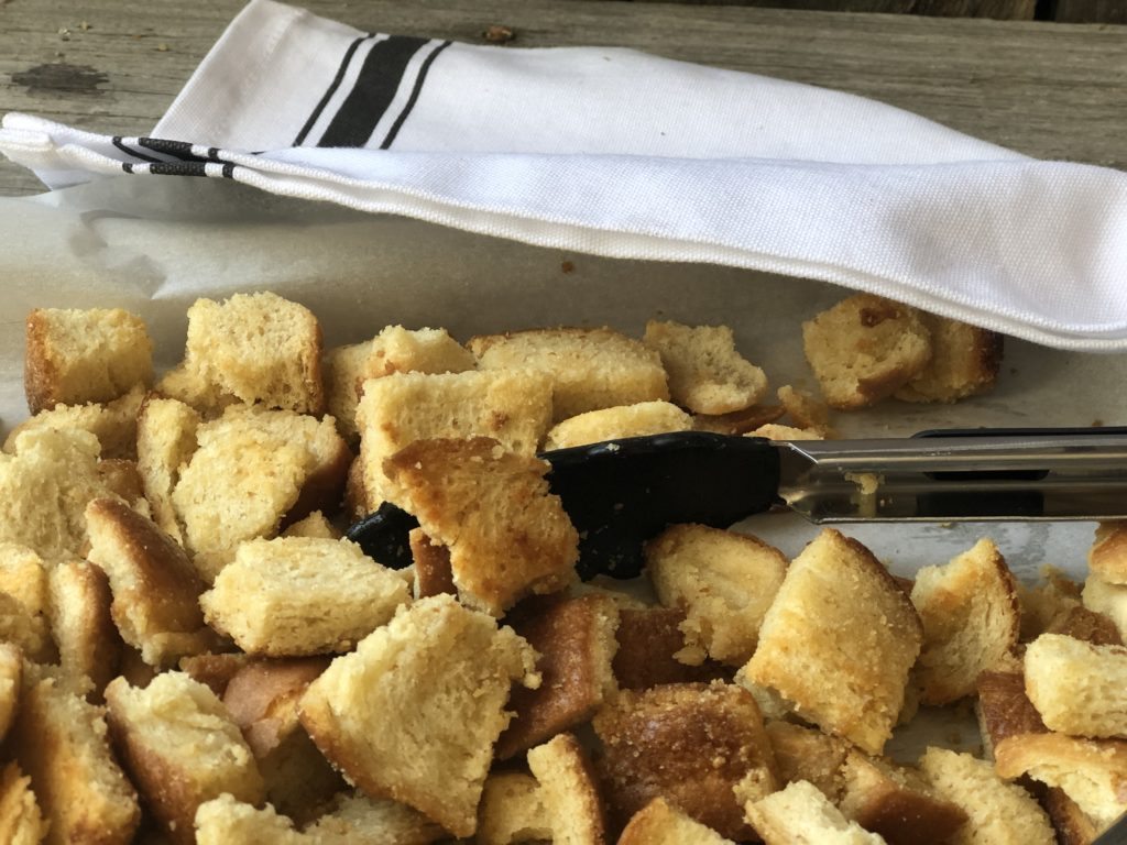 Homemade Croutons from Farmwife Feeds are a great way to use up stale bread or the save all the heels, super easy and delicious. #bread #homemade #croutons #salad