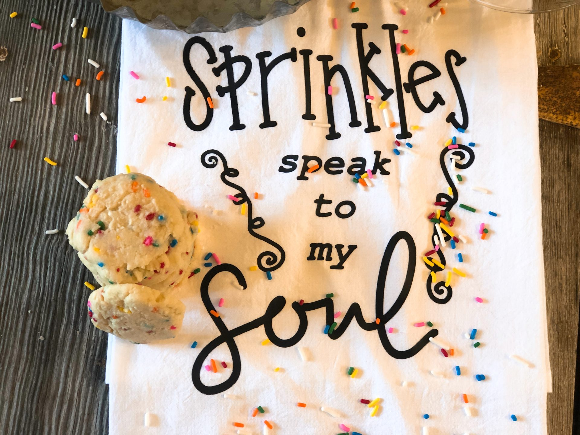 Princess Shortbread Cookies from Farmwife Feeds is a classic shortbread cookie full of sprinkles and a light lemon fresh flavor. #cookie #shortbread #sprinkles #princessflavoring