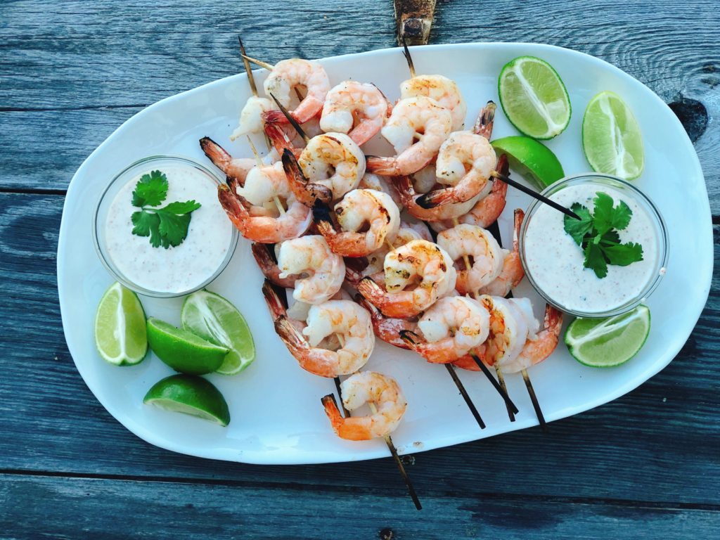 Lime Grilled Shrimp with Creamy Dipping Sauce from Farmwife Feeds is a simple grilled meal perfect for warm summer evenings. #shrimp #grill #lime